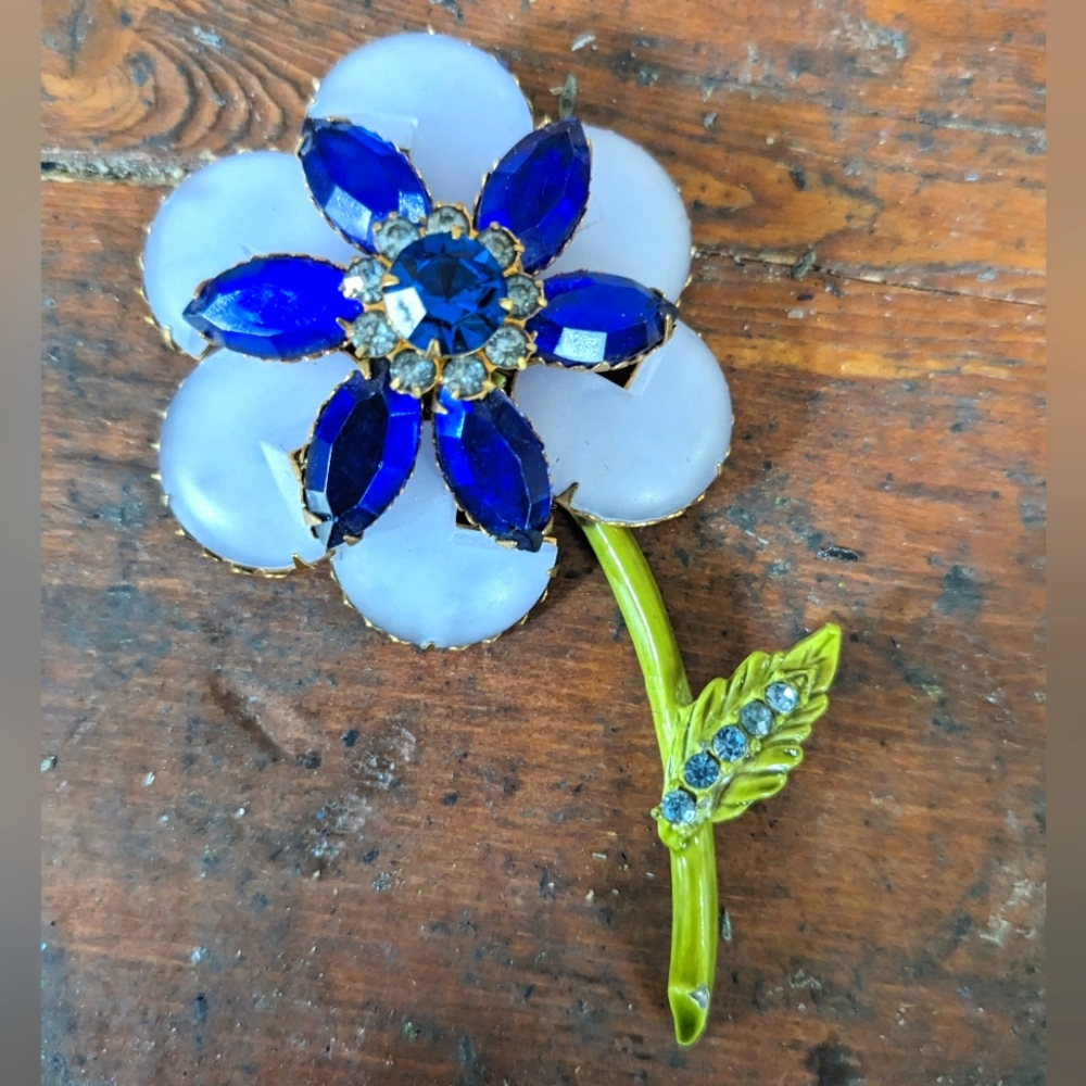 Vintage flower brooch.